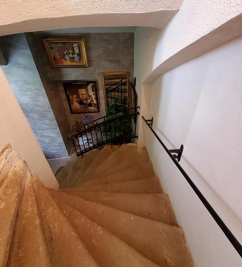 Sissy Vendeghaz Hotel Tîrgu Secuiesc Екстериор снимка